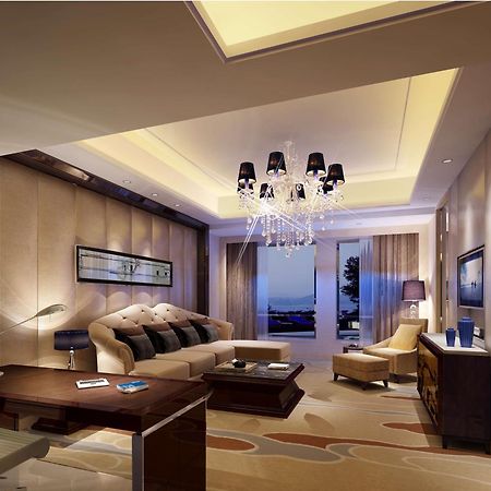 Отель Hilton Nanjing Нанкин Экстерьер фото