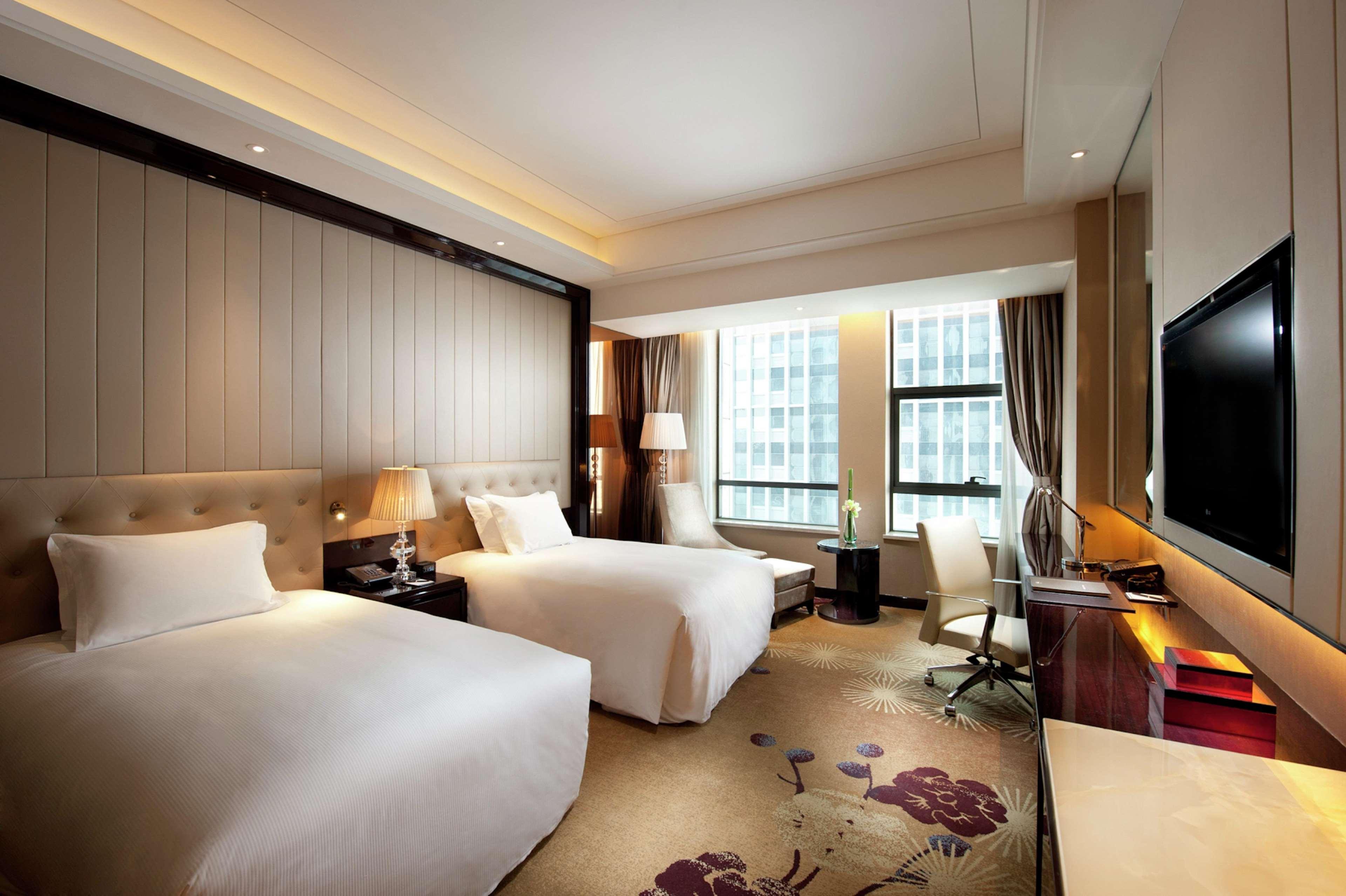 Отель Hilton Nanjing Нанкин Экстерьер фото