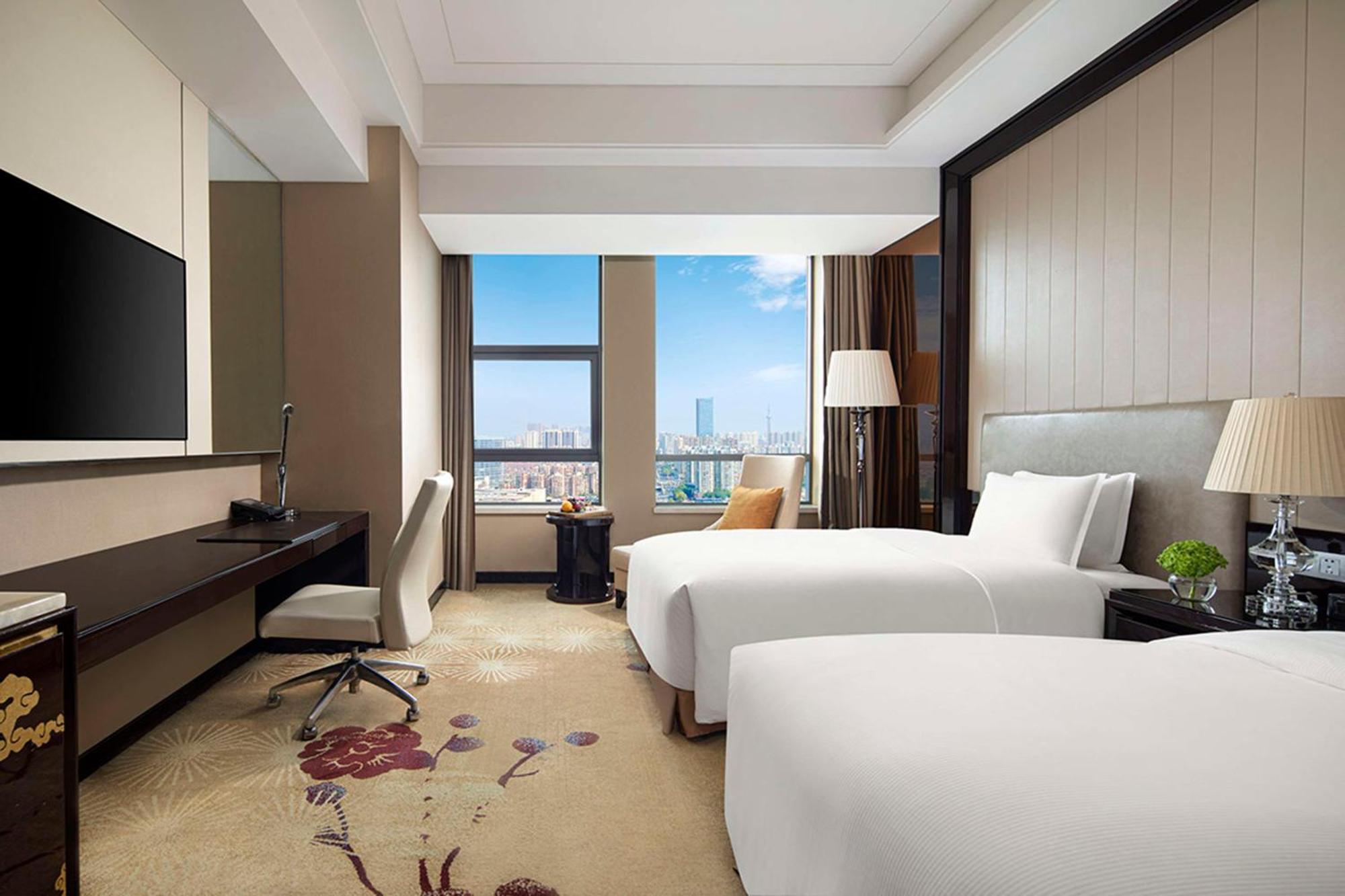 Отель Hilton Nanjing Нанкин Экстерьер фото