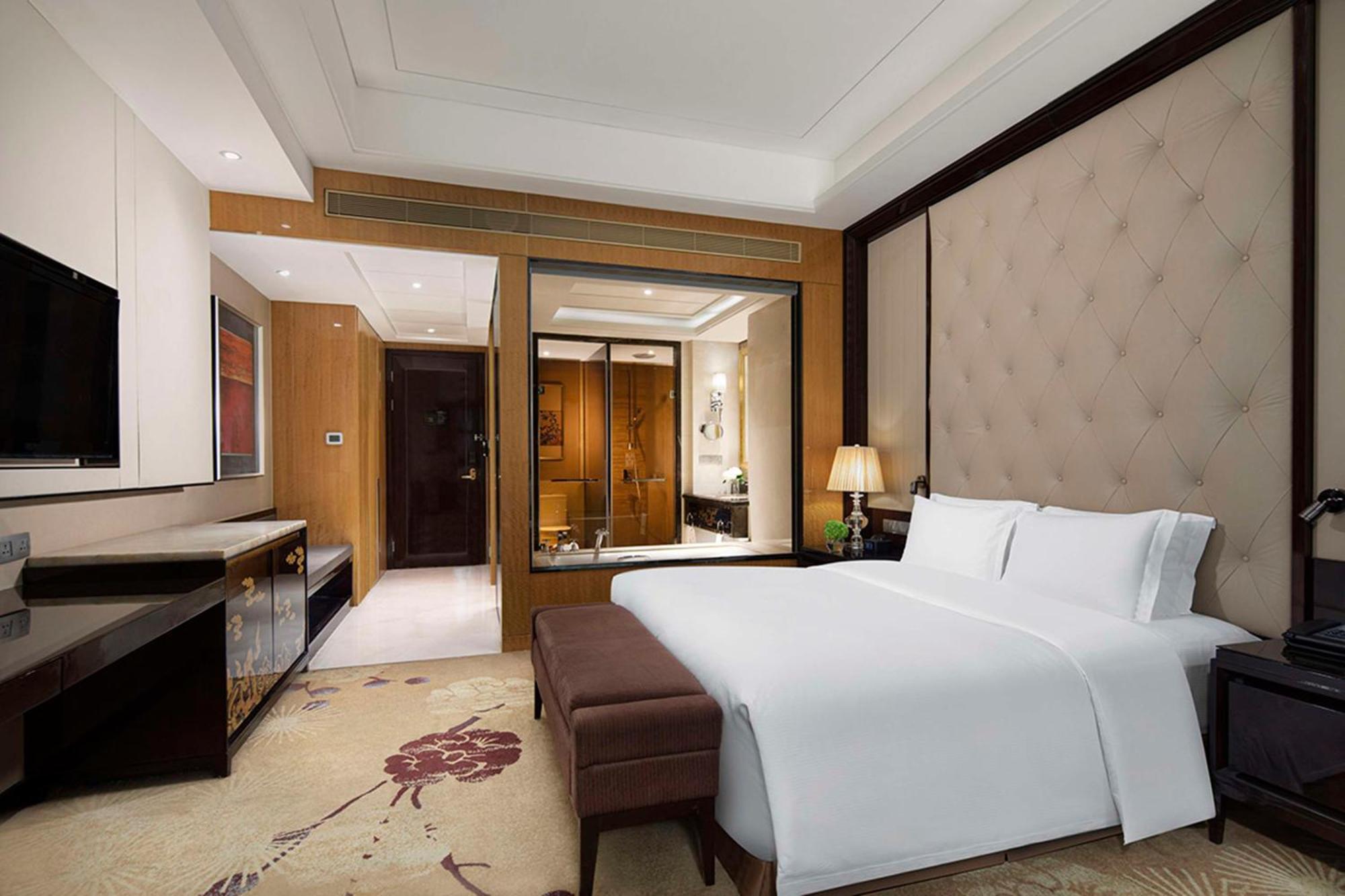 Отель Hilton Nanjing Нанкин Экстерьер фото