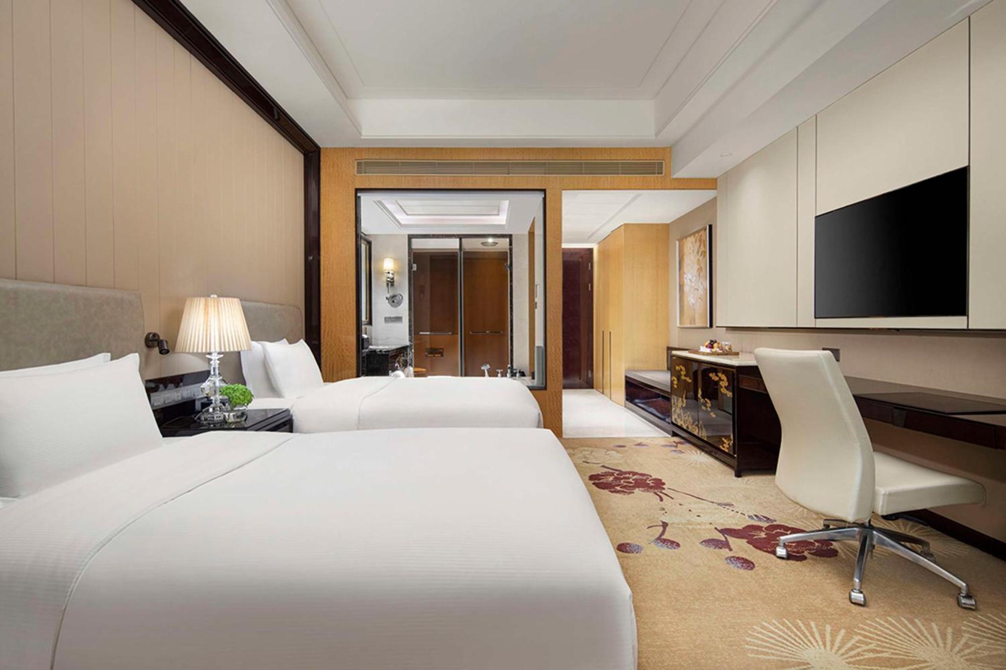 Отель Hilton Nanjing Нанкин Экстерьер фото