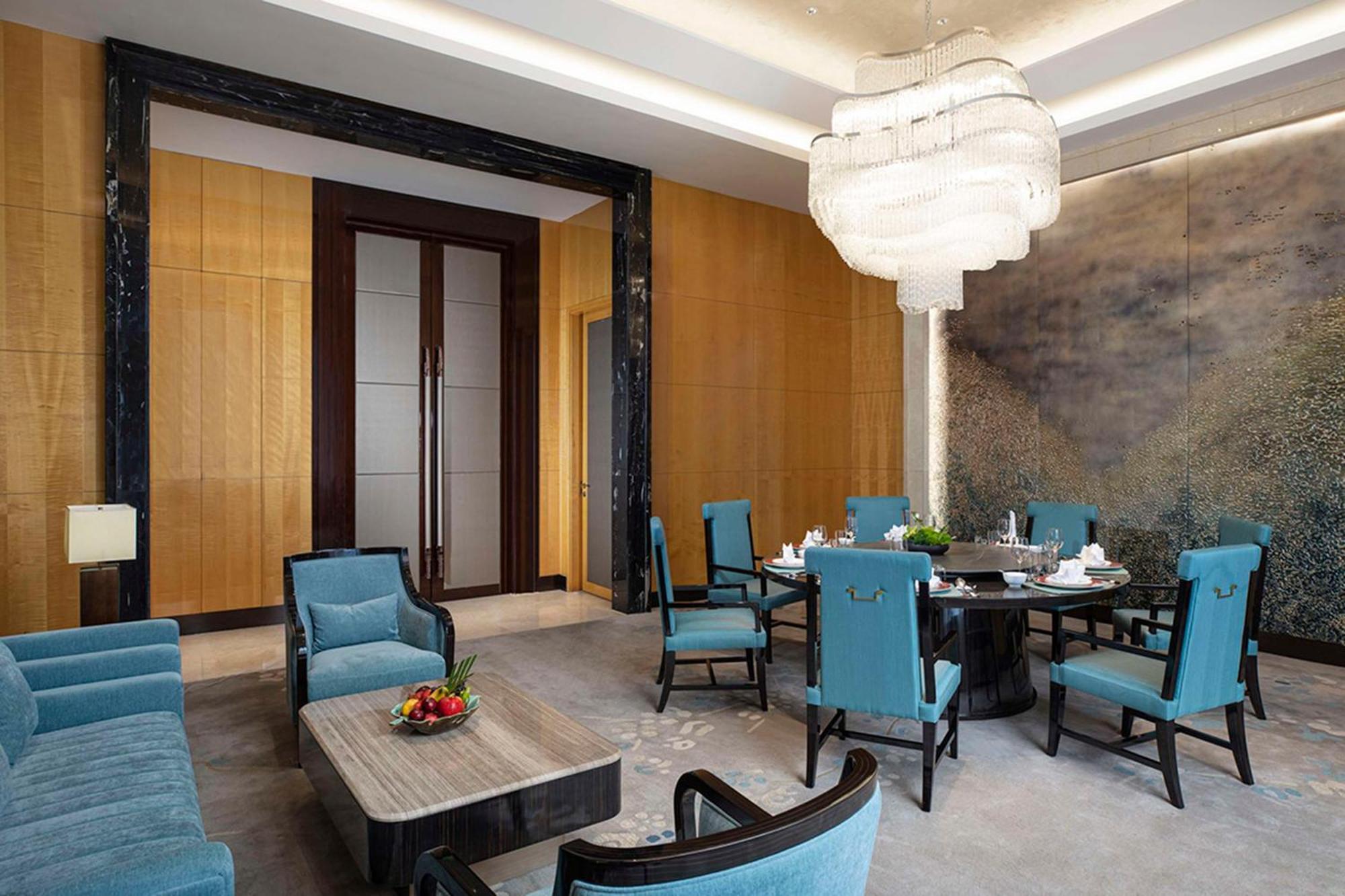 Отель Hilton Nanjing Нанкин Экстерьер фото