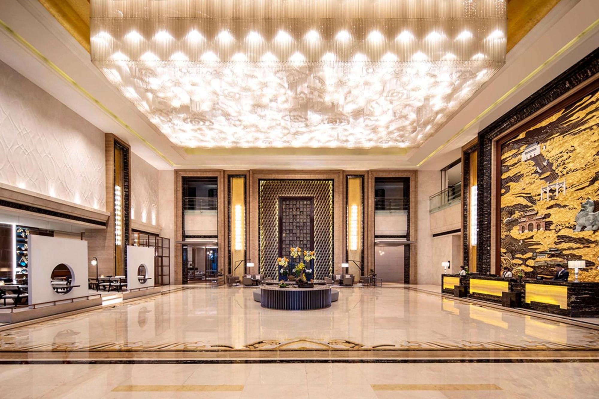 Отель Hilton Nanjing Нанкин Экстерьер фото
