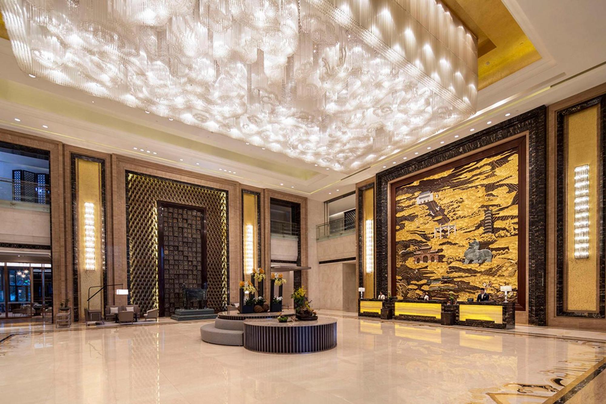 Отель Hilton Nanjing Нанкин Экстерьер фото