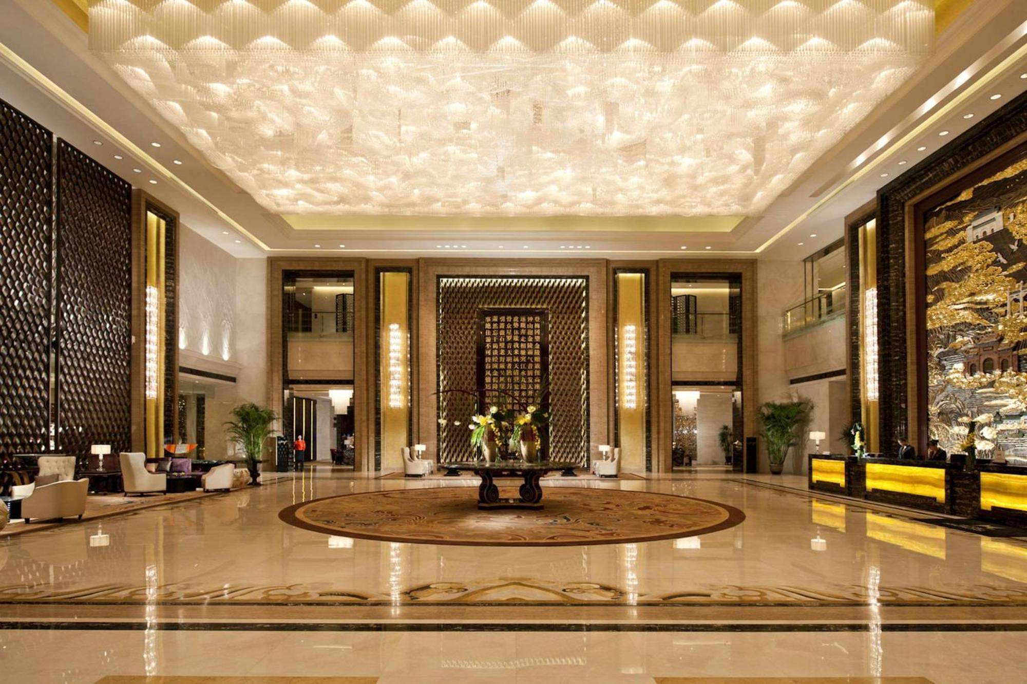 Отель Hilton Nanjing Нанкин Экстерьер фото