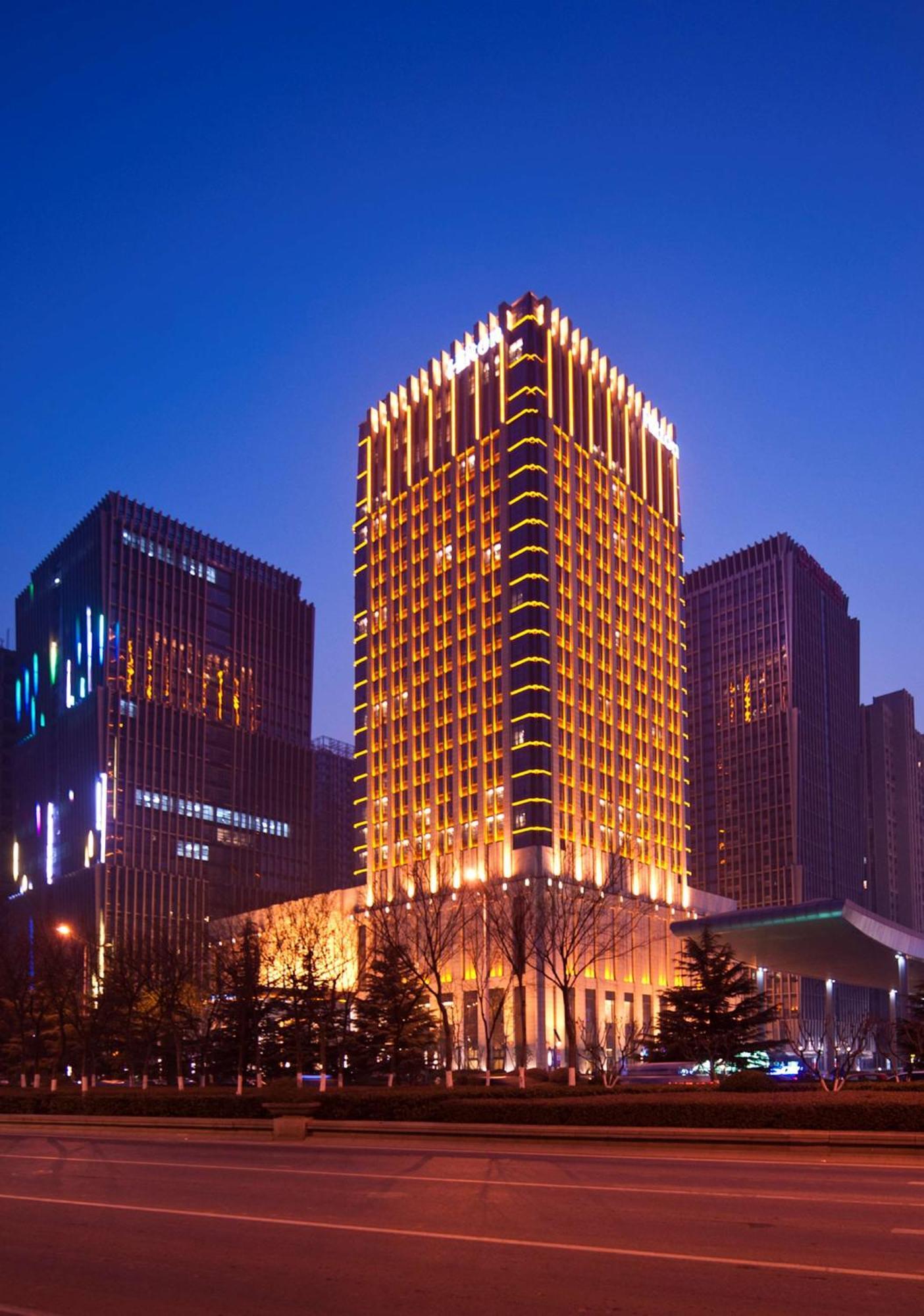 Отель Hilton Nanjing Нанкин Экстерьер фото